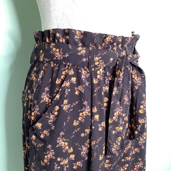 Jachs Girlfriend Floral Paper Bag High Waist Pull On Culotte Shorts NWT - Picture 6 of 16